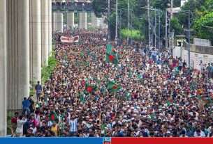জুলাই শহীদদের প্রত্যেক পরিবার পাবে ৩০ লাখ টাকা